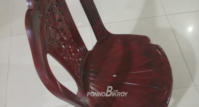 PLASTIC CHAIR