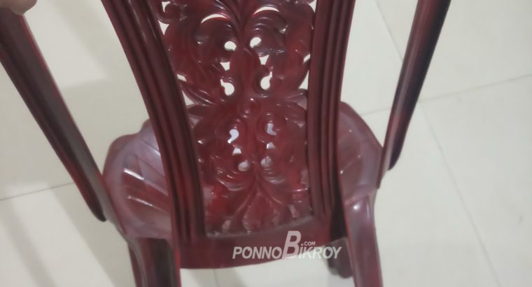 PLASTIC CHAIR